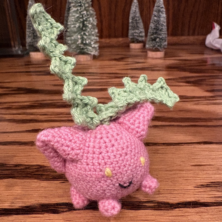 crocheted hoppip
